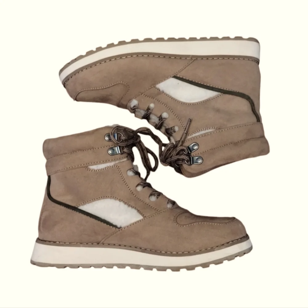 OLD NAVY Water-repellent Hiking Boots Faux Suede 9 Women's Footwear